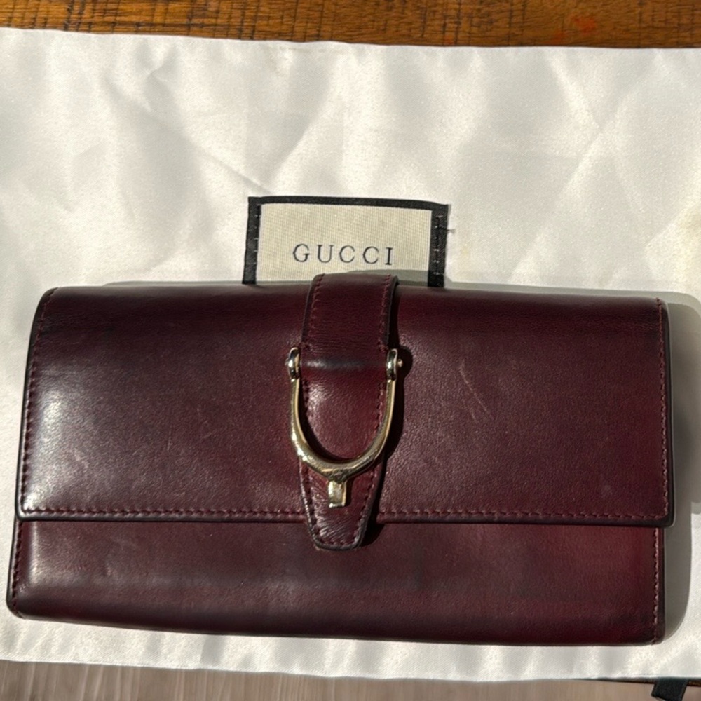 EUC Authentic Gucci Burgundy Leather Wallet with Silver Horse Bit Accent